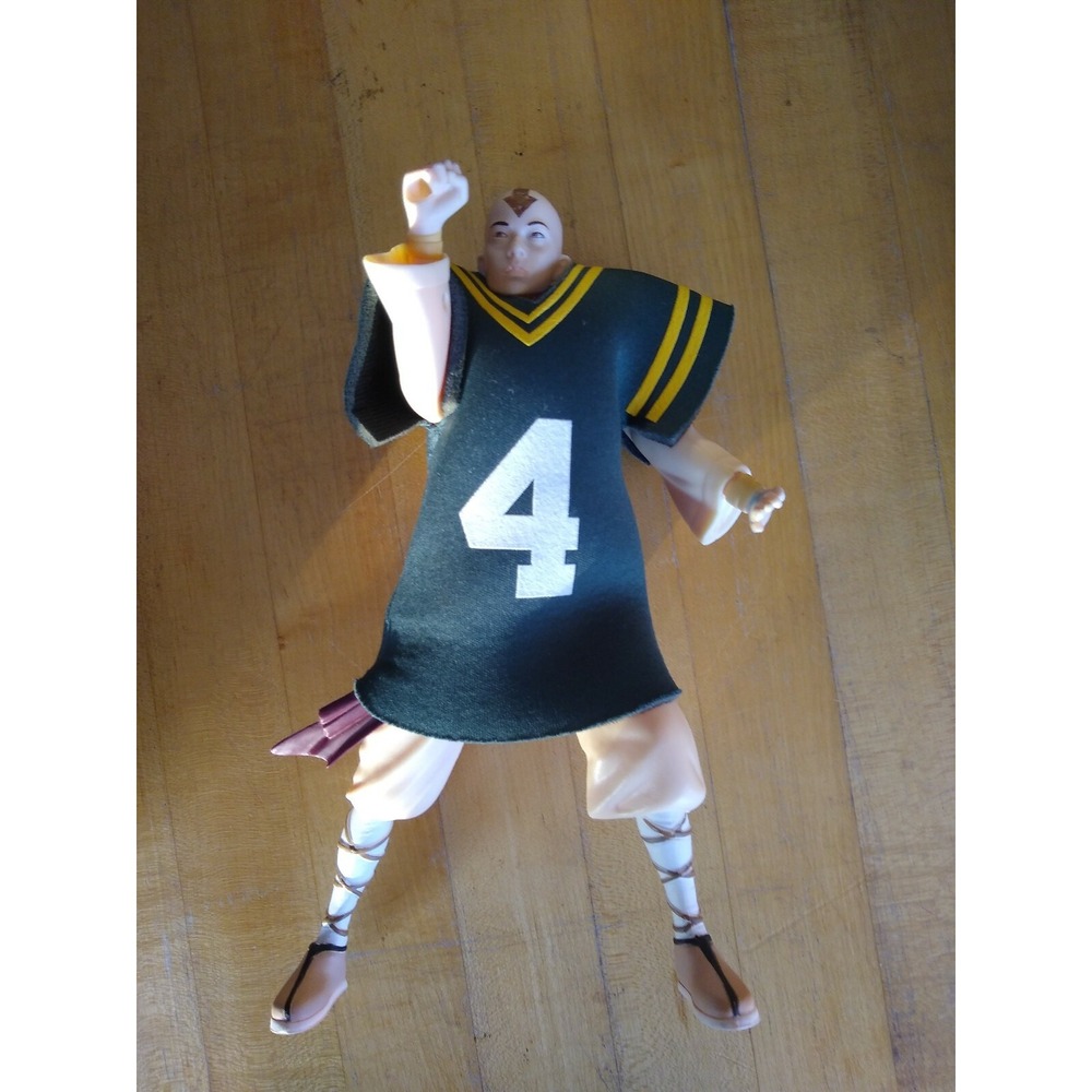 THE LAST AIRBENDER ULTIMATE BATTLE AANG FIGURE/ In Brett Farve jersey
